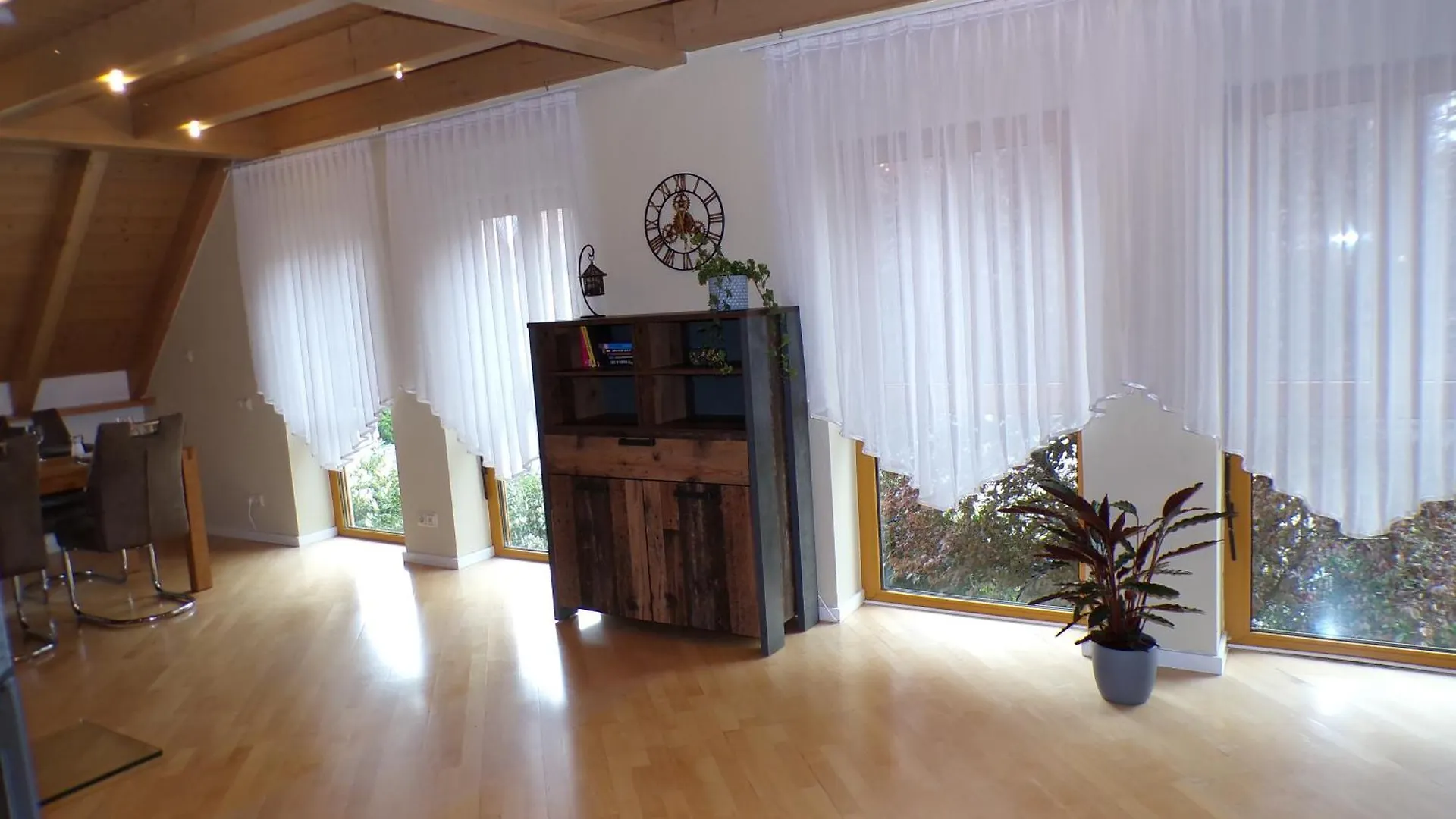 Lägenhet Mondfaenger Ferienwohnung , Naehe Playmobil Funpark Und Messezentrum Wilhermsdorf