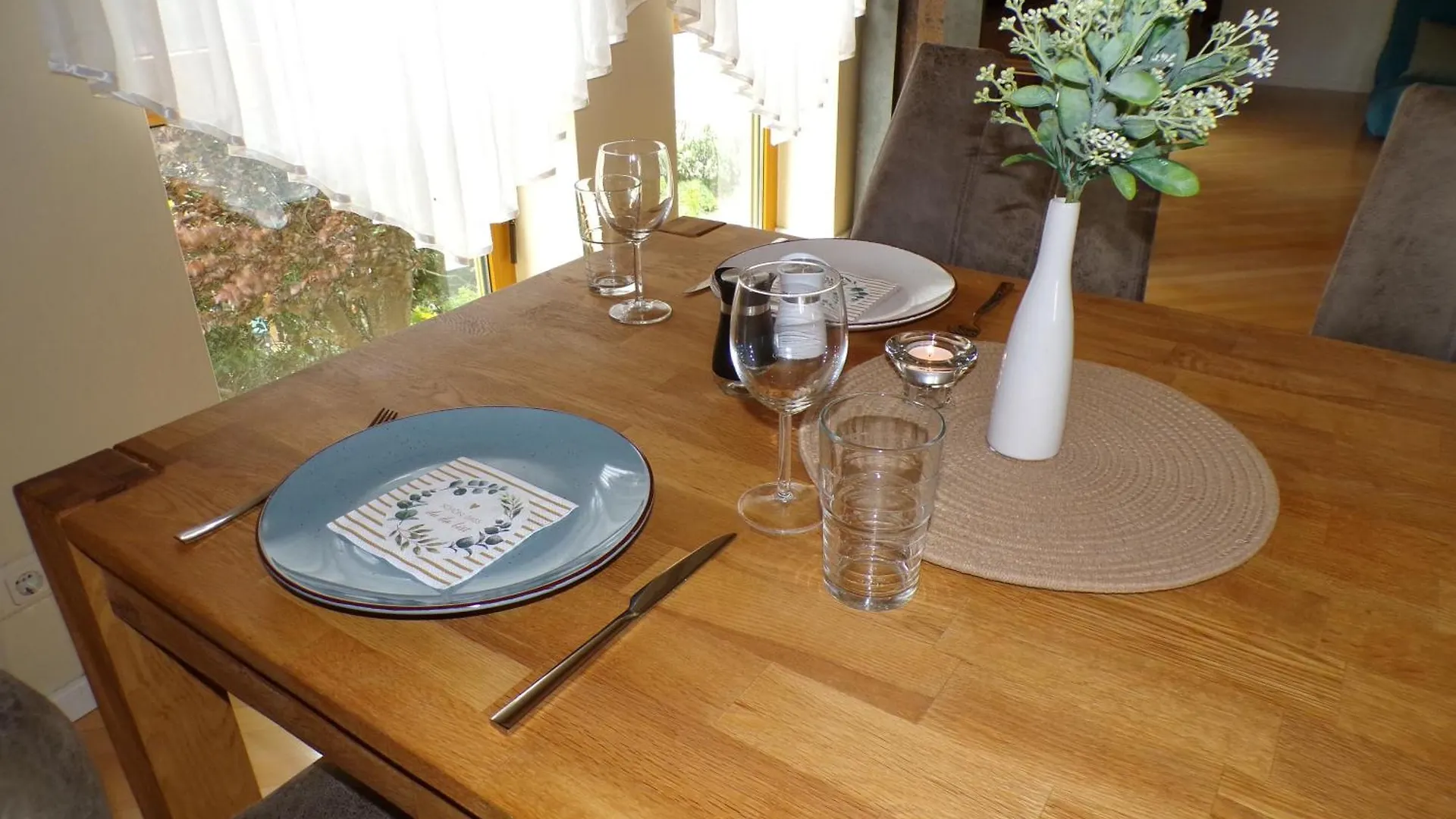 Lägenhet Mondfaenger Ferienwohnung , Naehe Playmobil Funpark Und Messezentrum Wilhermsdorf
